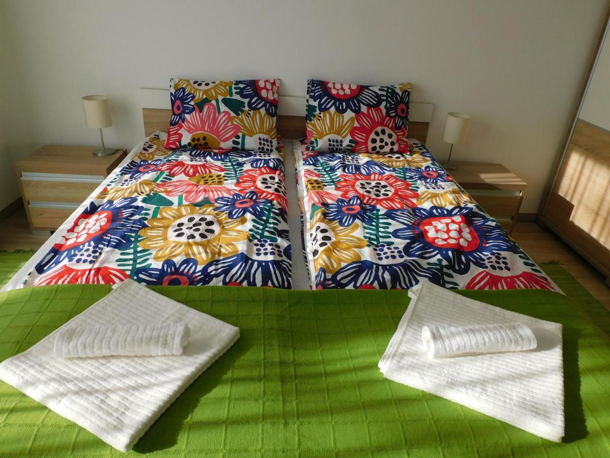 Katamaran Apartment Siofok Luaran gambar