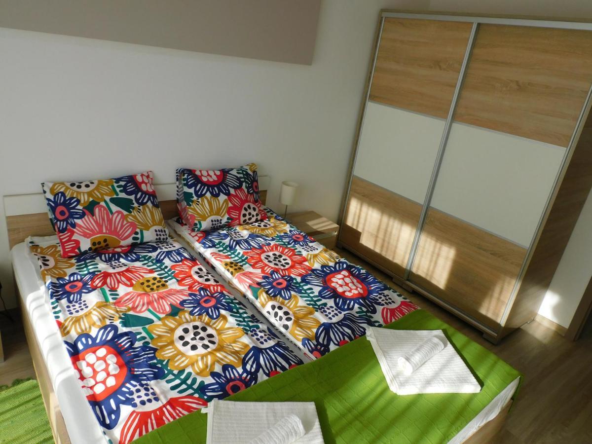 Katamaran Apartment Siofok Luaran gambar